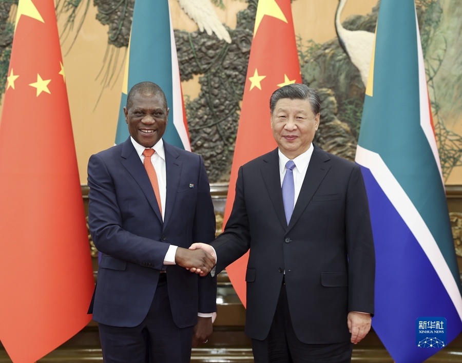 Xi Jinping incontra il vice presidente sudafricano Paul Mashatile