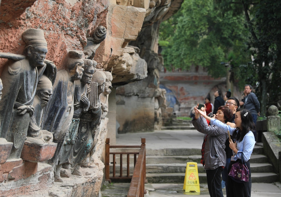 Chongqing: incisioni rupestri di Dazu ricevono un numero record di turisti