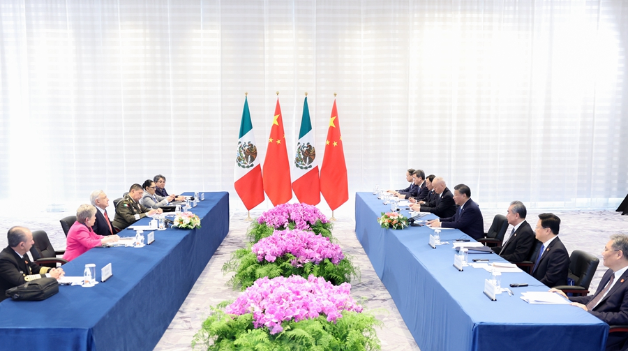 Incontro fra Xi Jinping e il presidente messicano Andres Manuel Lopez Obrador a San Francisco