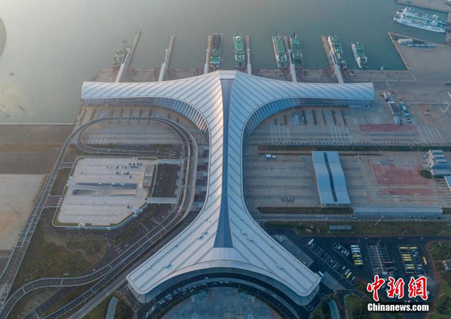 Terminal Integrato Ro-Pax del porto di Xinhai a Haikou in funzione di prova