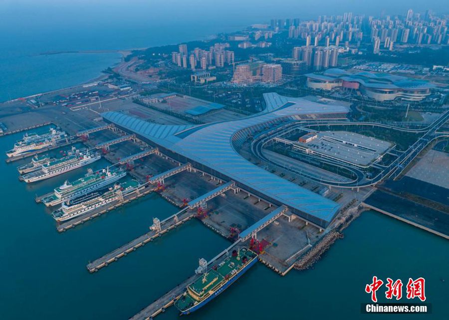 Terminal Integrato Ro-Pax del porto di Xinhai a Haikou in funzione di prova