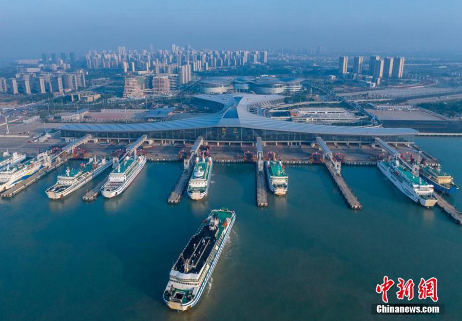 Terminal Integrato Ro-Pax del porto di Xinhai a Haikou in funzione di prova