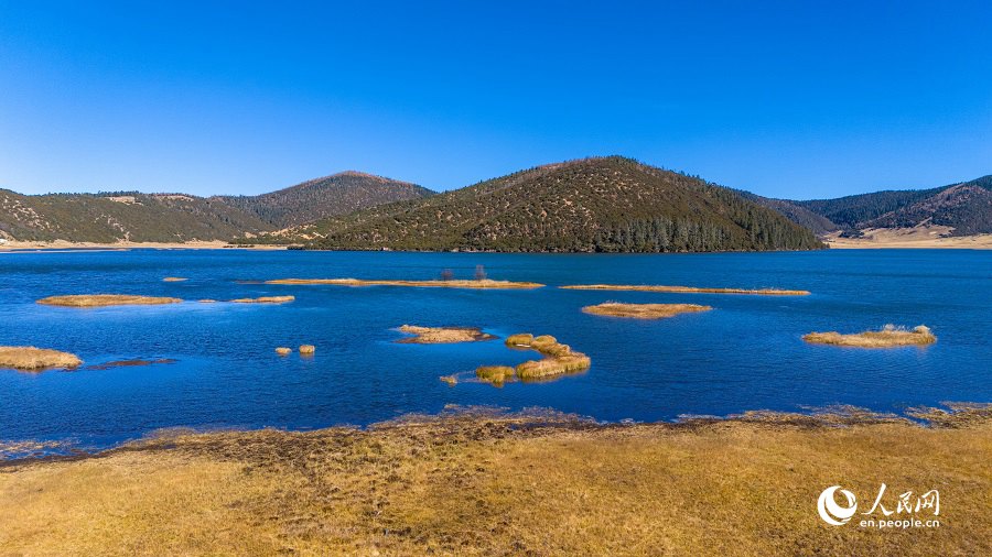 Pittoresco scenario di inizio inverno nel Parco Nazionale Shangri-La nello Yunnan