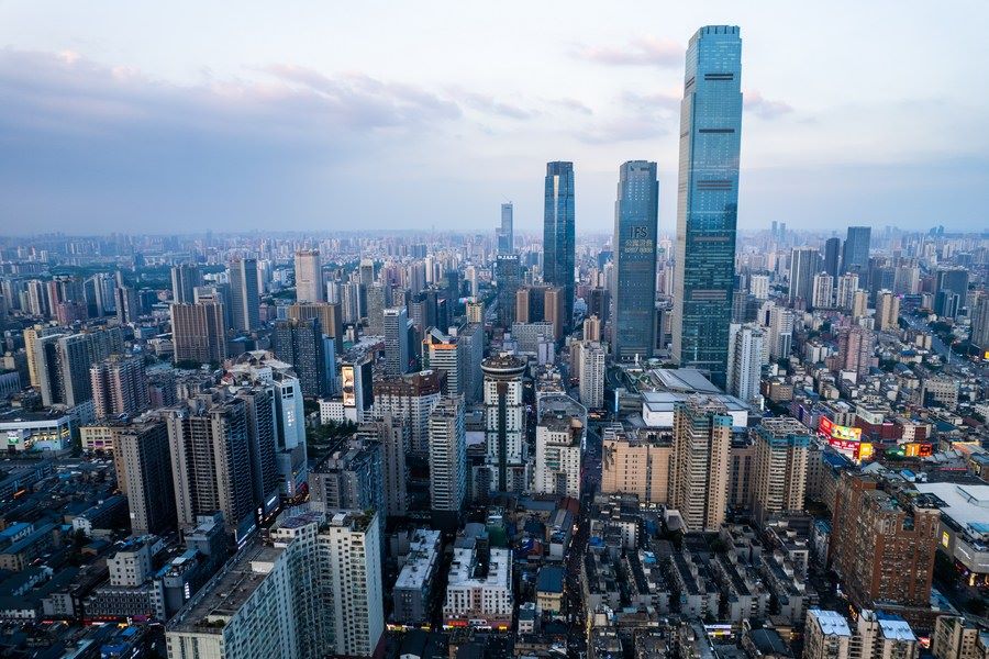 Vista aerea del centro di Changsha, nella provincia centrale cinese dello Hunan. (7 giugno 2023 - Xinhua/Chen Sihan)