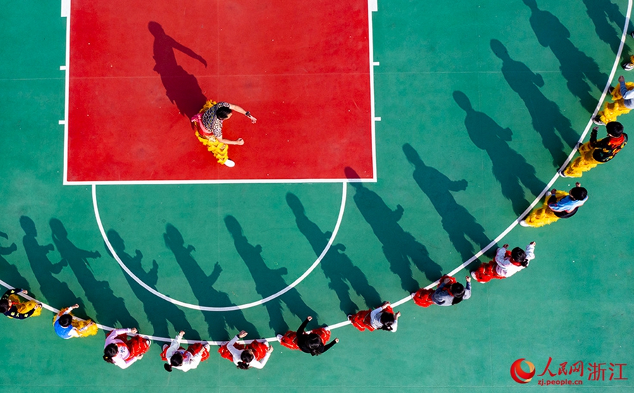 Ninghai, Zhejiang: la danza del leone entra a scuola