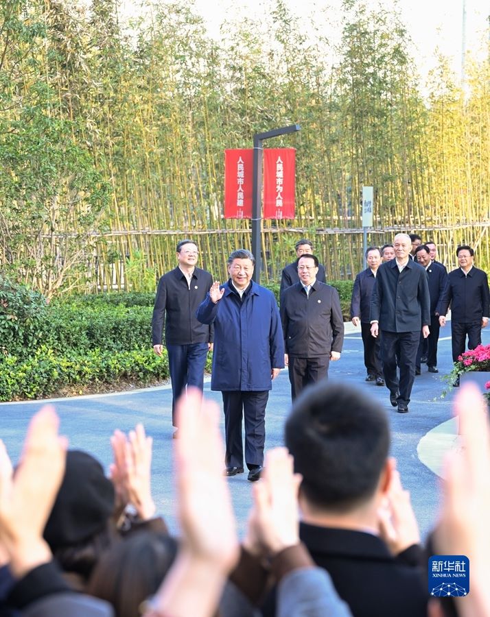 Xi Jinping ispeziona Yancheng, nel Jiangsu, sulla via di ritorno a Beijing