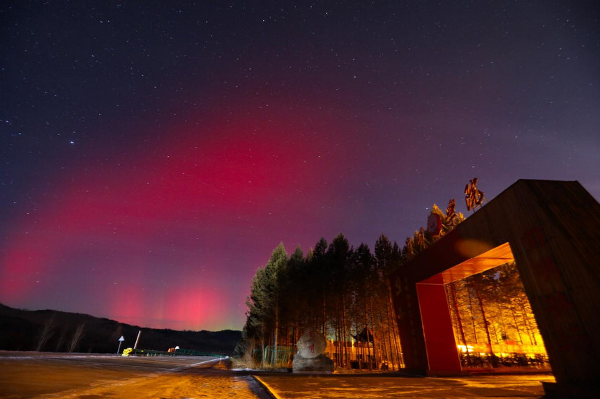 La Cina settentrionale illuminata da splendide aurore nel fine settimana