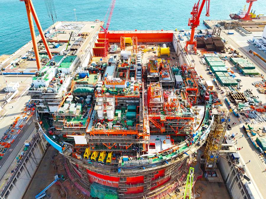 Costruito il corpo principale della prima piattaforma di lavorazione di petrolio e gas marittima a forma cilindrica in Asia