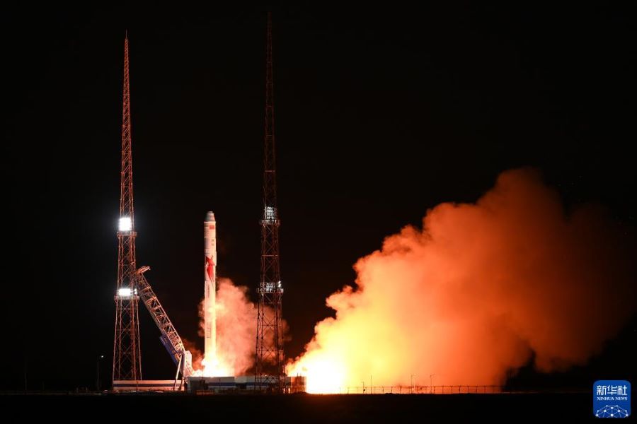 Cina, lanciato con successo il razzo vettore Zhuque-2