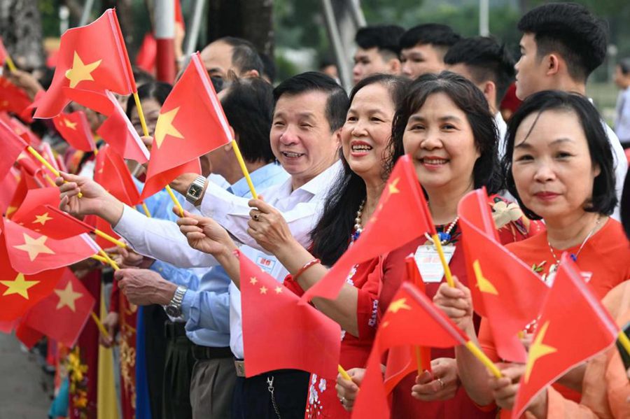 Xi Jinping e Peng Liyuan partecipano alla cerimonia di benvenuto organizzata da Nguyen Phu Trong, Vo Van Thuong e consorti