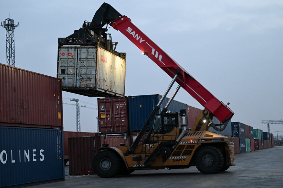 China-Europe Railway Express in costante crescita nel porto ferroviario di Erenhot