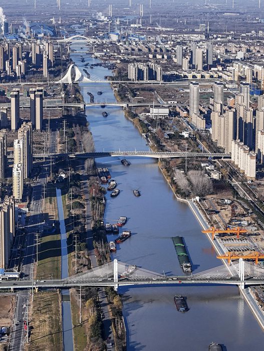 Jiangsu: trasporto invernale lungo il Gran Canale Beijing-Hangzhou