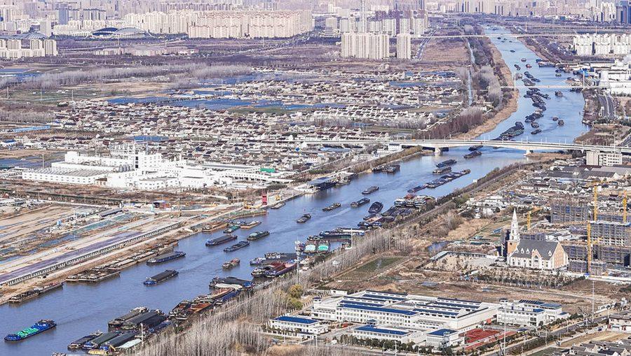 Jiangsu: trasporto invernale lungo il Gran Canale Beijing-Hangzhou