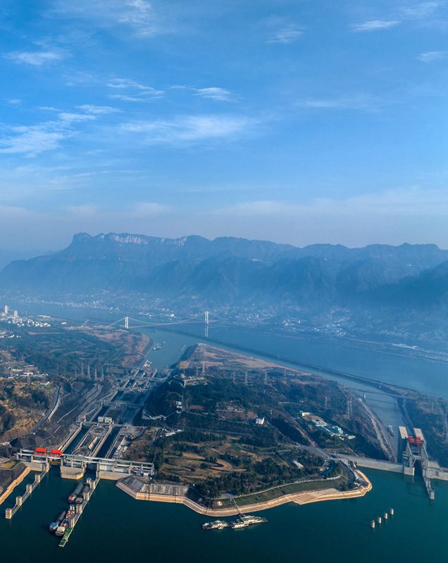 Yichang, Hubei: intenso traffico sull'