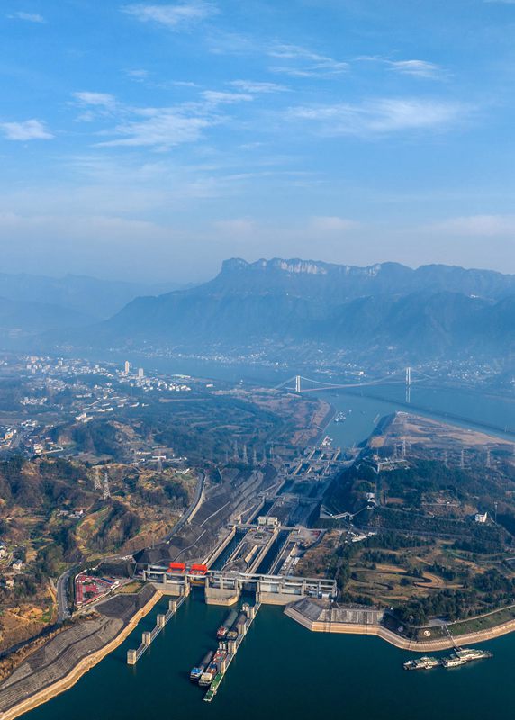 Yichang, Hubei: intenso traffico sull'