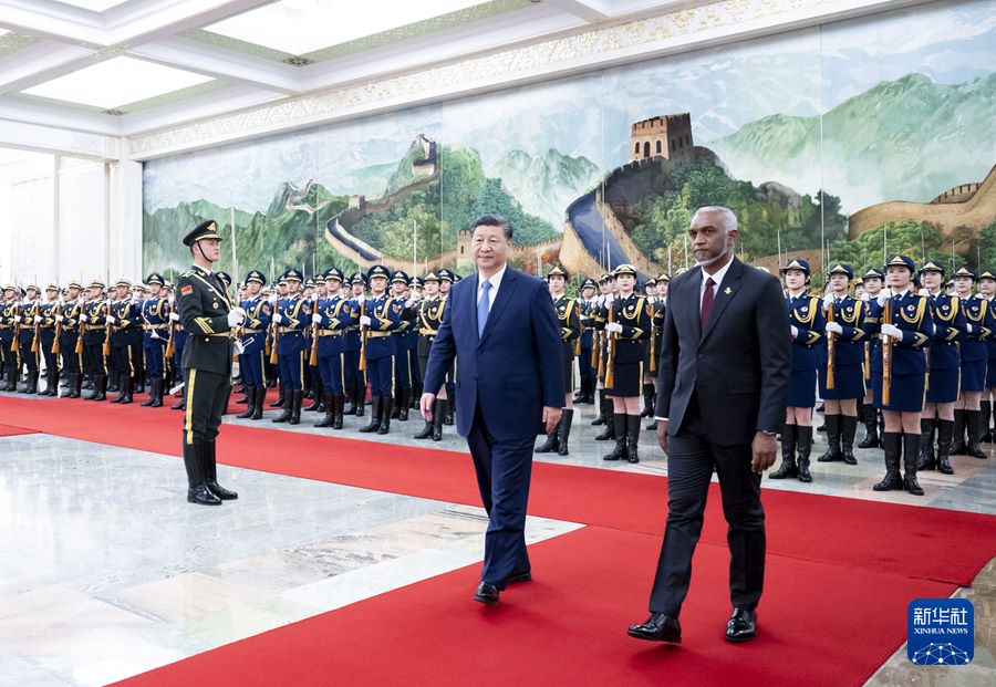 Colloquio tra Xi Jinping e il presidente delle Maldive Mohamed Muizzu