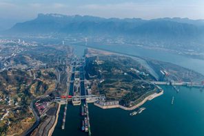 Yichang, Hubei: intenso traffico sull'"autostrada acquatica" delle Tre Gole