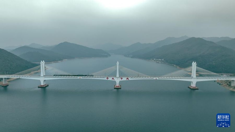 La ferrovia ad alta velocità Chizhou-Huangshan inizia il collaudo per messa in servizio