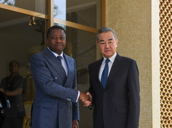 Incontro tra Wang Yi e il presidente del Togo, Faure Gnassingbé