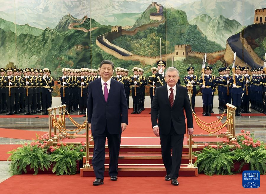 Beijing, colloquio tra Xi Jinping e il presidente dell'Uzbekistan