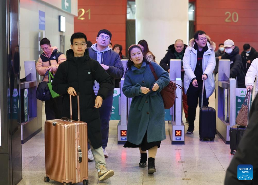 Oltre 2,3 miliardi di viaggi passeggeri durante le vacanze della Festa di Primavera in Cina