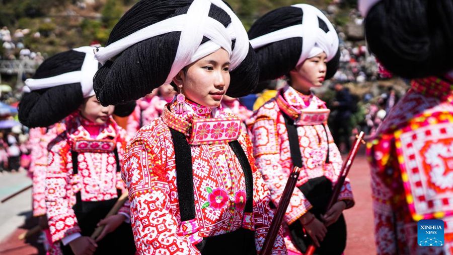 Popolazione dell'etnia Miao celebra la Festa 