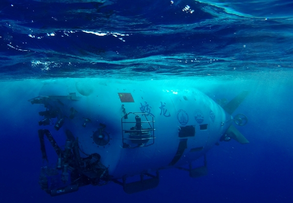 Sommergibile cinese con equipaggio effettua le prime immersioni nell'Atlantico