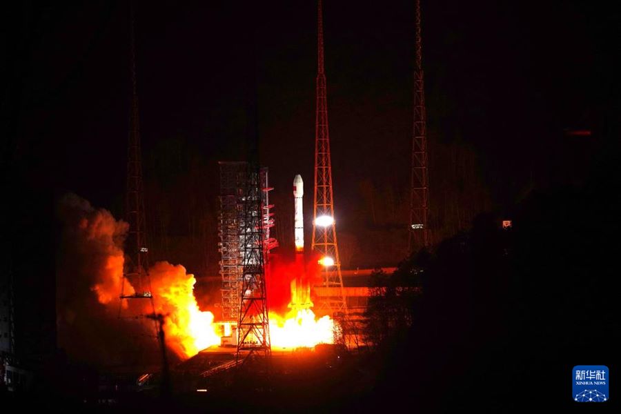 La Cina lancia con successo un satellite in alta orbita per i servizi Internet