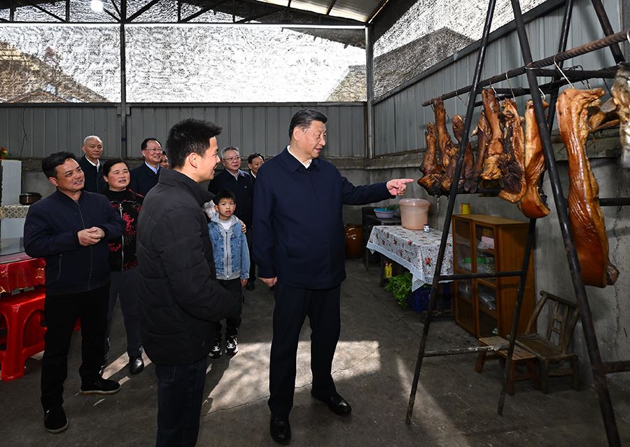 Ispezione di Xi Jinping a Changde, nella provincia dello Hunan