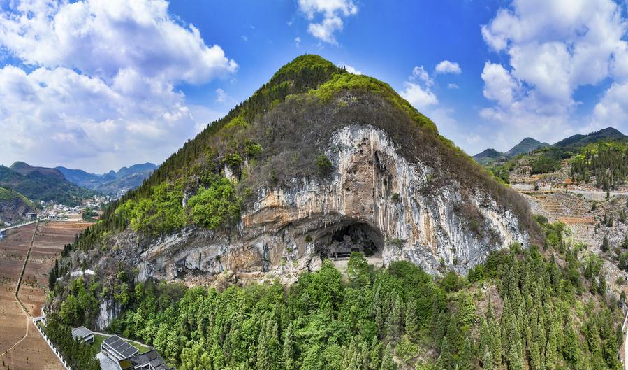 Caverne preistoriche scavano nella storia degli ominidi