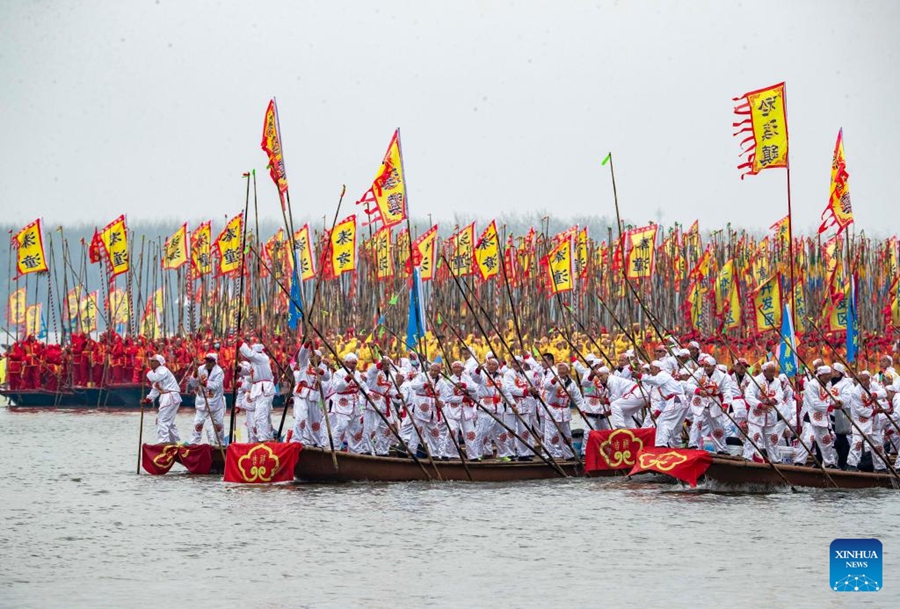 Jiangsu: Festival delle barche di Qintong tenutosi durante la Festa di Qingming