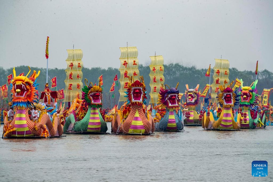 Jiangsu: Festival delle barche di Qintong tenutosi durante la Festa di Qingming