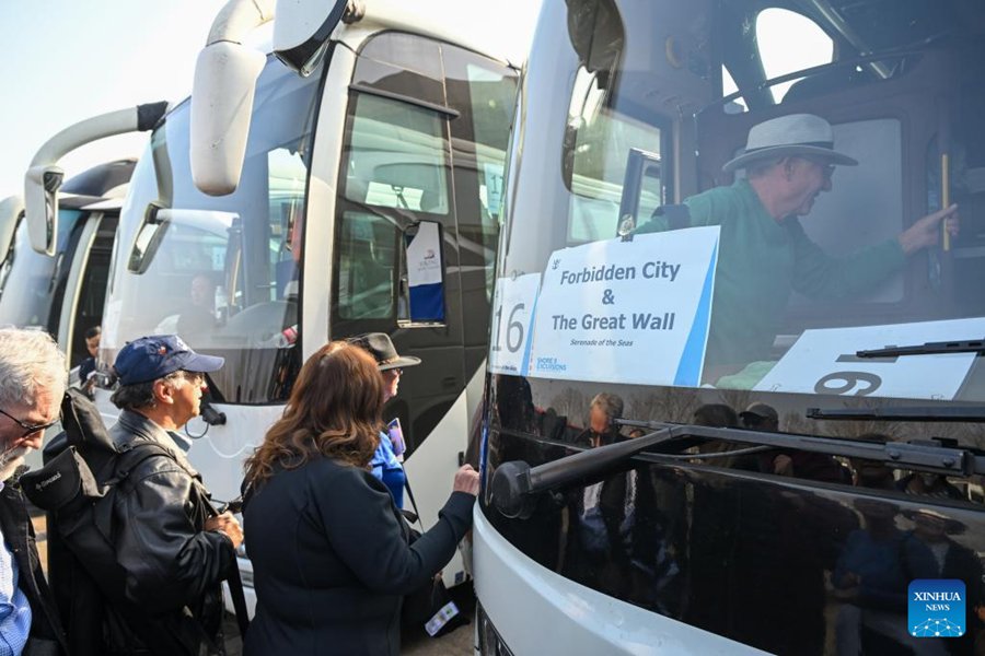 Nave da crociera internazionale con a bordo oltre 1.800 turisti arriva a Tianjin