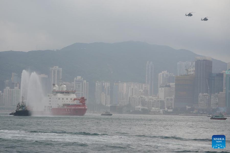 La prima rompighiaccio polare cinese Xuelong 2 di fabbricazione nazionale visita Hong Kong