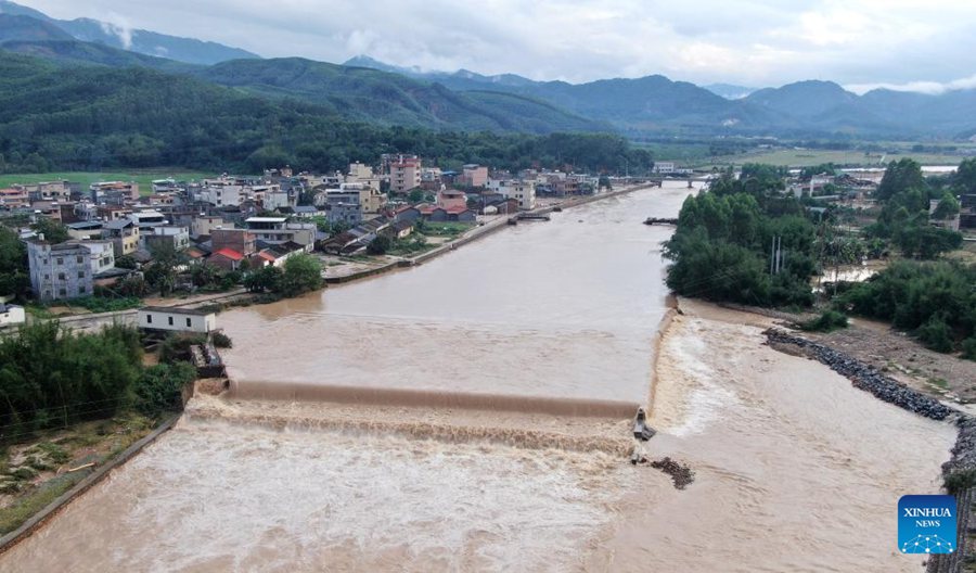 Massicce inondazione colpiscono il Guangdong