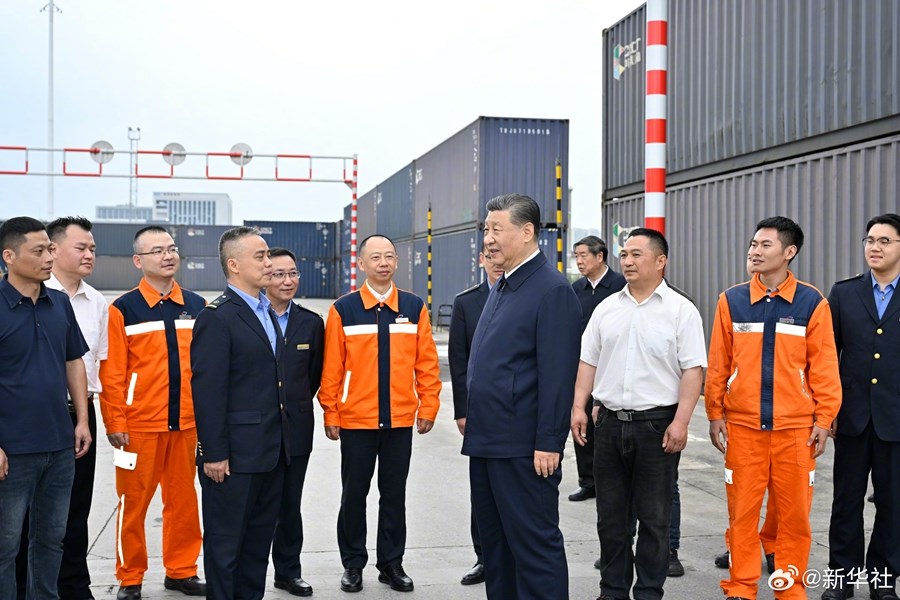 Viaggio d'ispezione di Xi Jinping a Chongqing