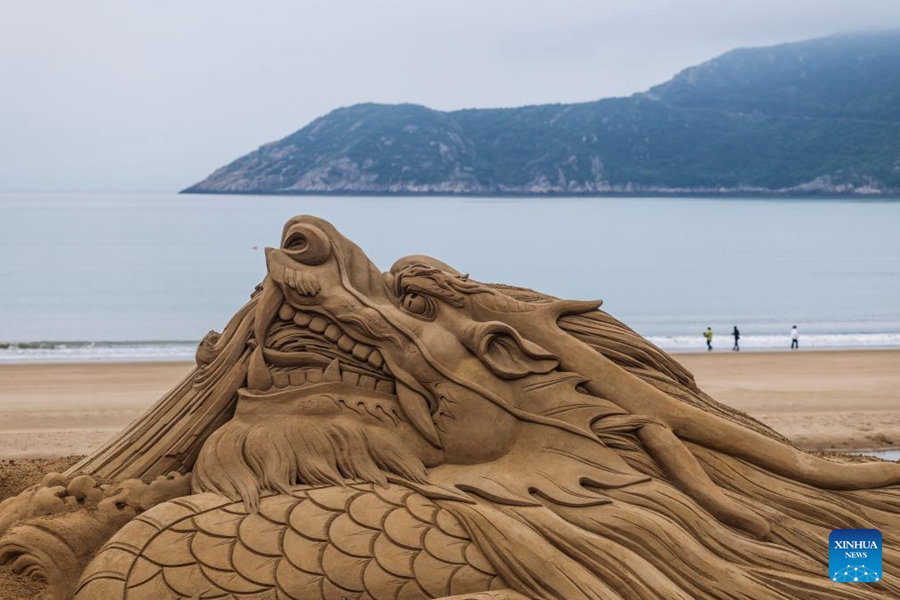 Il 25° Festival internazionale delle sculture di sabbia di Zhoushan si tiene nello Zhejiang