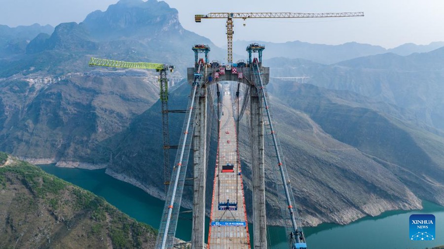 Completata la costruzione del ponte sul fiume Zangke nel Guizhou