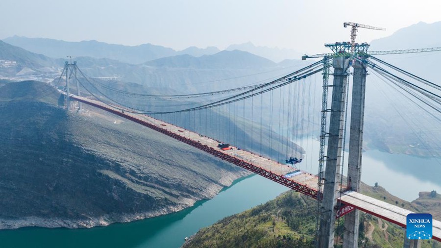 Completata la costruzione del ponte sul fiume Zangke nel Guizhou