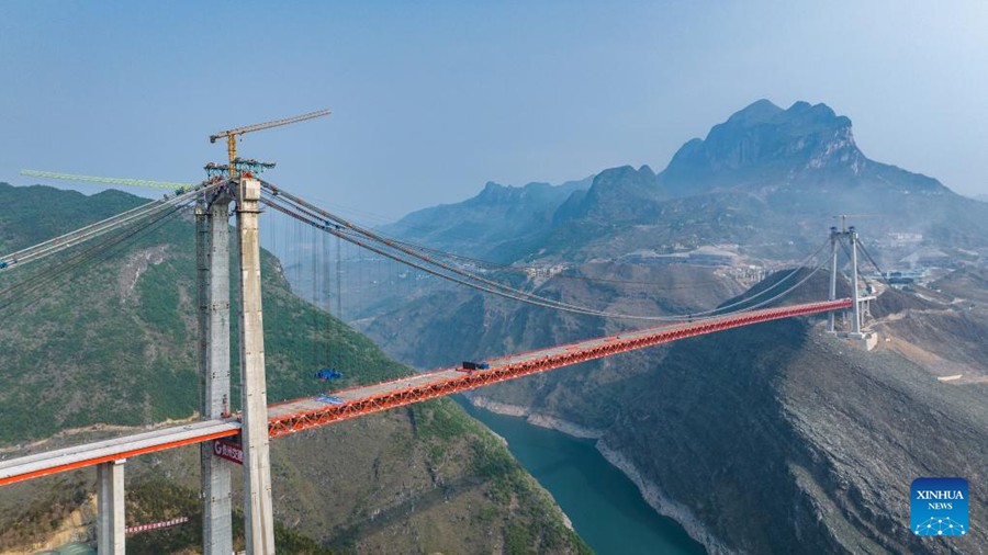 Completata la costruzione del ponte sul fiume Zangke nel Guizhou