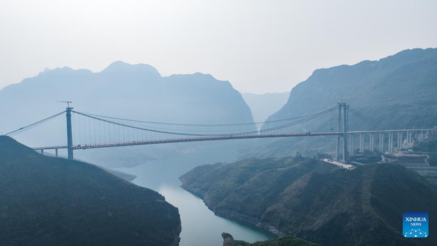 Completata la costruzione del ponte sul fiume Zangke nel Guizhou