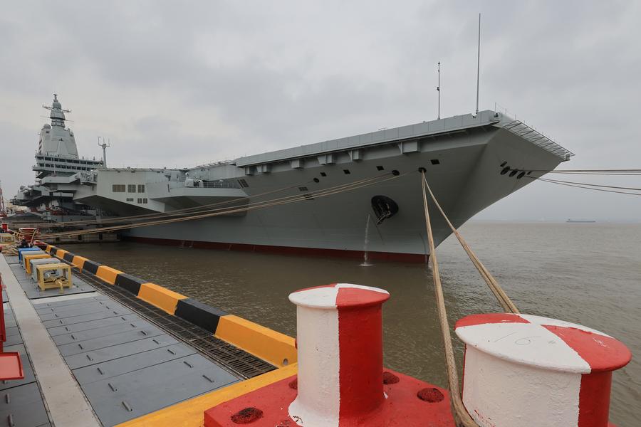 Portaerei Fujian, la prima prova in mare della terza portaerei cinese