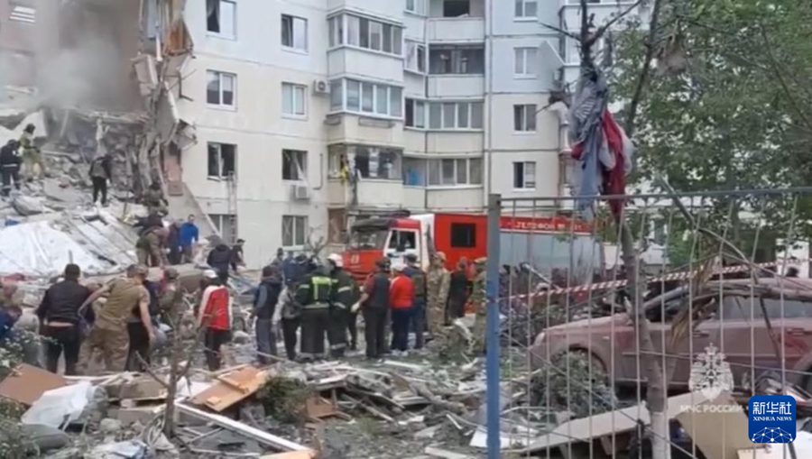 Edificio civile in Russia crollato per attacco missilistico, 15 i morti