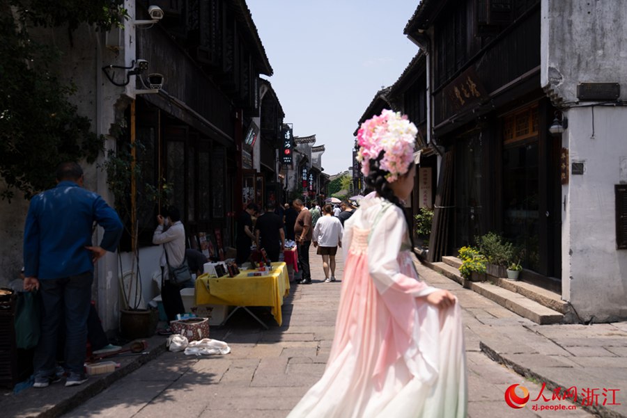 Jiaxing: Festa delle Barche Drago lungo l’antica via Yuehe