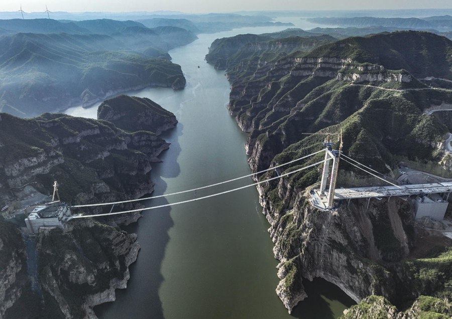 Henan, in costruzione il primo ponte sospeso a cavo ancorato a terra al mondo