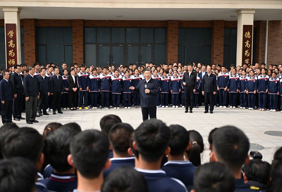 Xi Jinping in viaggio d'ispezione nel Qinghai