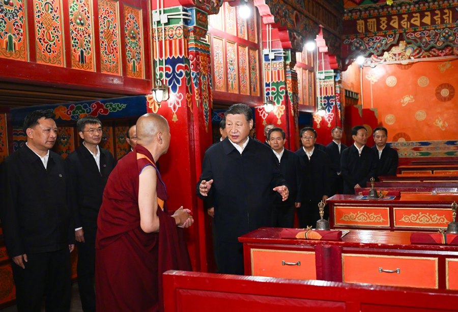 Xi Jinping in viaggio d'ispezione nel Qinghai