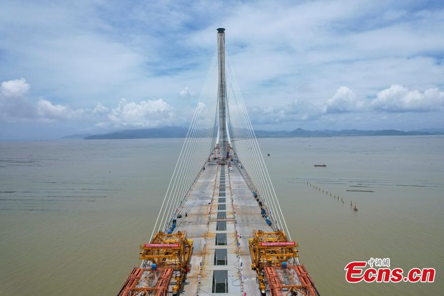 Posata l'ultima campata del ponte Huangmaohai