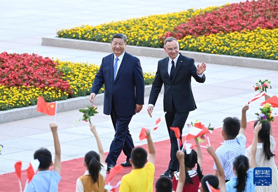 Xi Jinping incontra il Presidente polacco Andrzej Duda