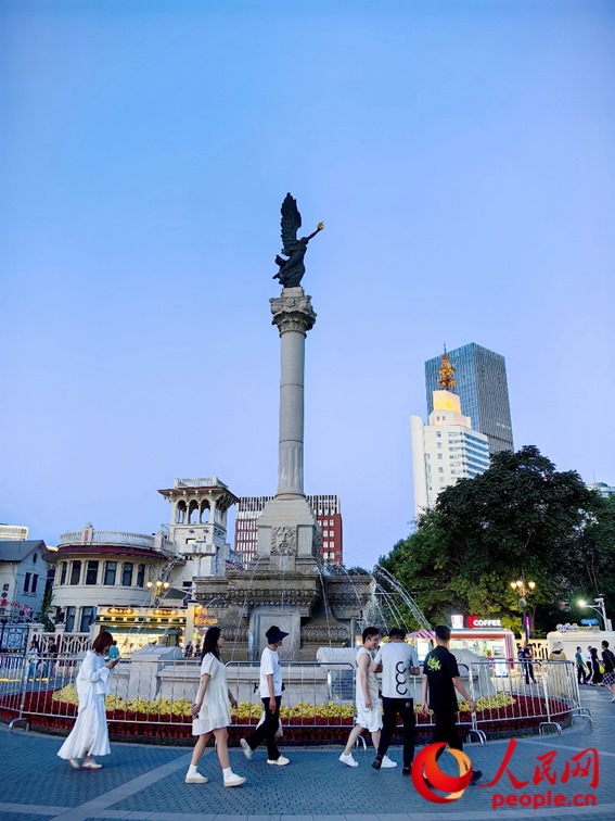 Romanticismo nelle notti di mezza estate a Tianjin